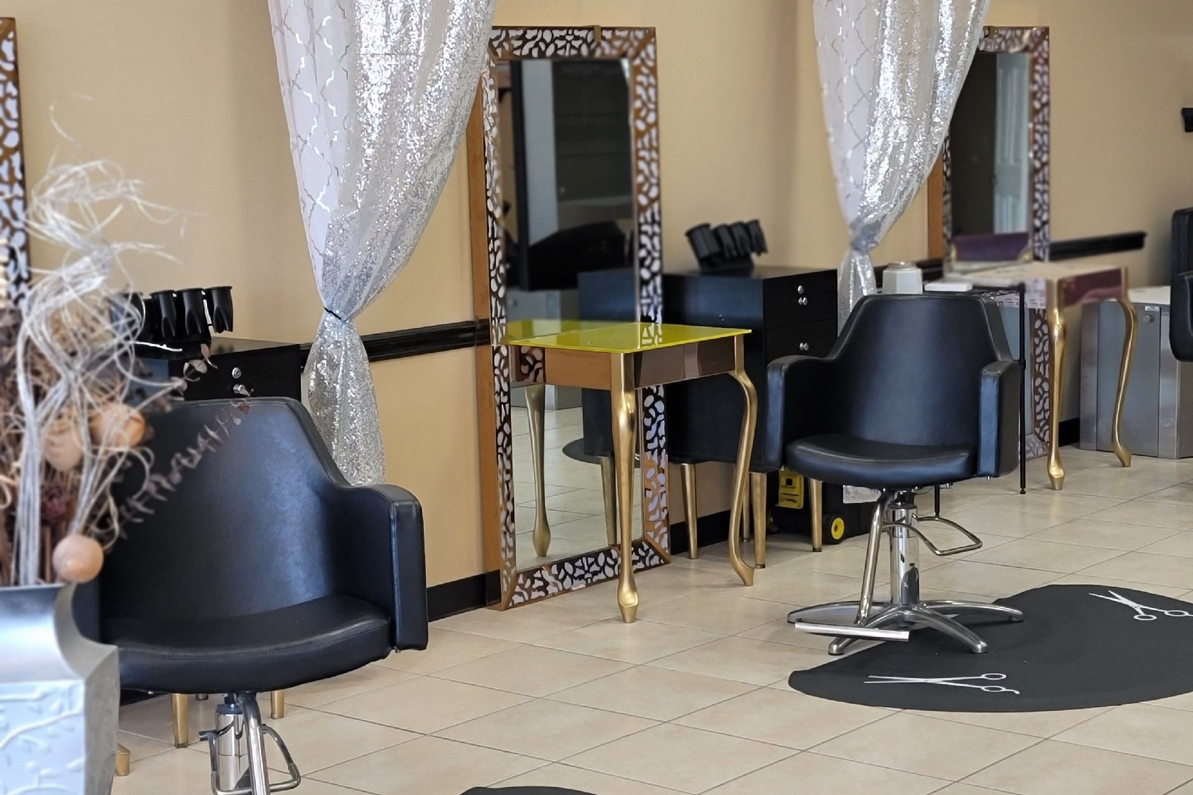 Sondra's Styles styling stations